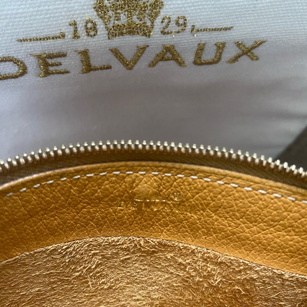 Authentic Delvaux Luxury Tan Leather Women's pouch - Picture 7 of 8